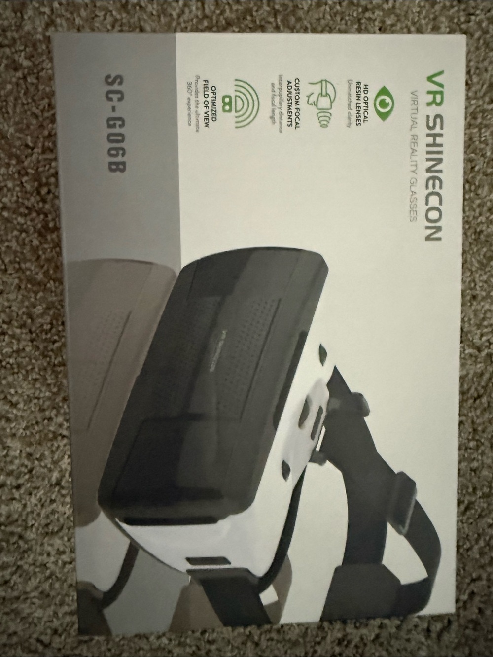 White & Black Smartphone VR Headset – Comfortable Immersive Viewing